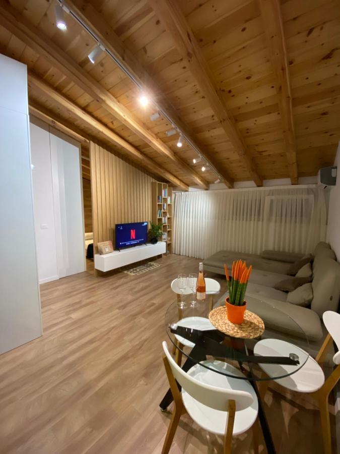 Lovely Loft 1-Bedroom In The Heart Of Tirana Eksteriør billede